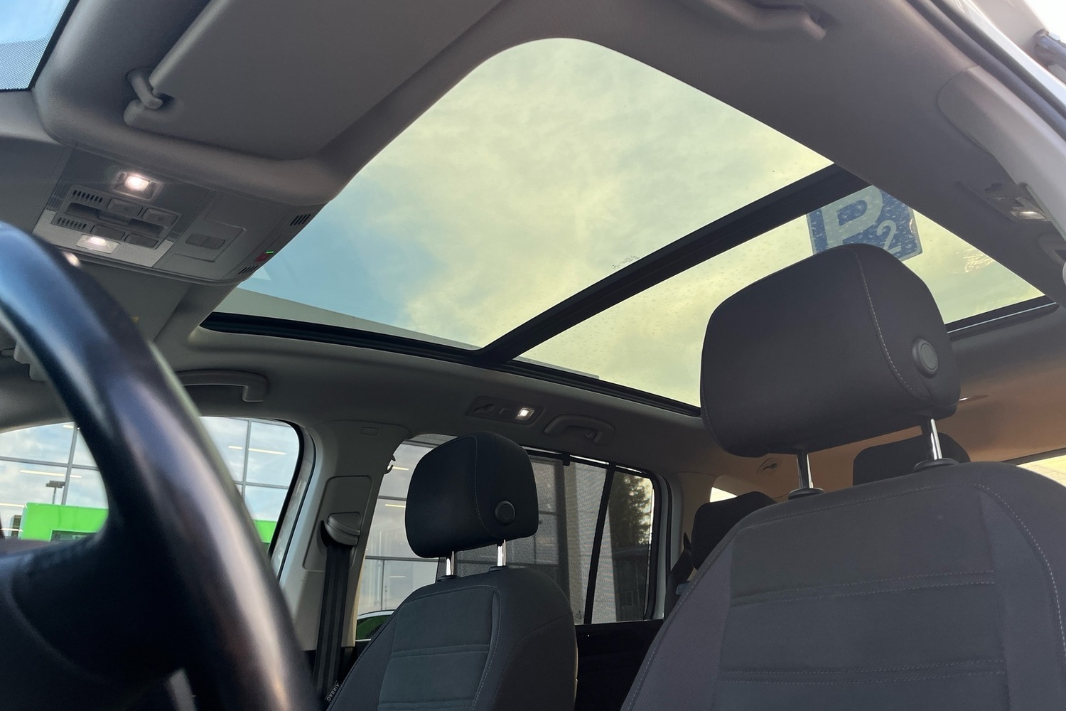 Volkswagen Touran vaihtoauto