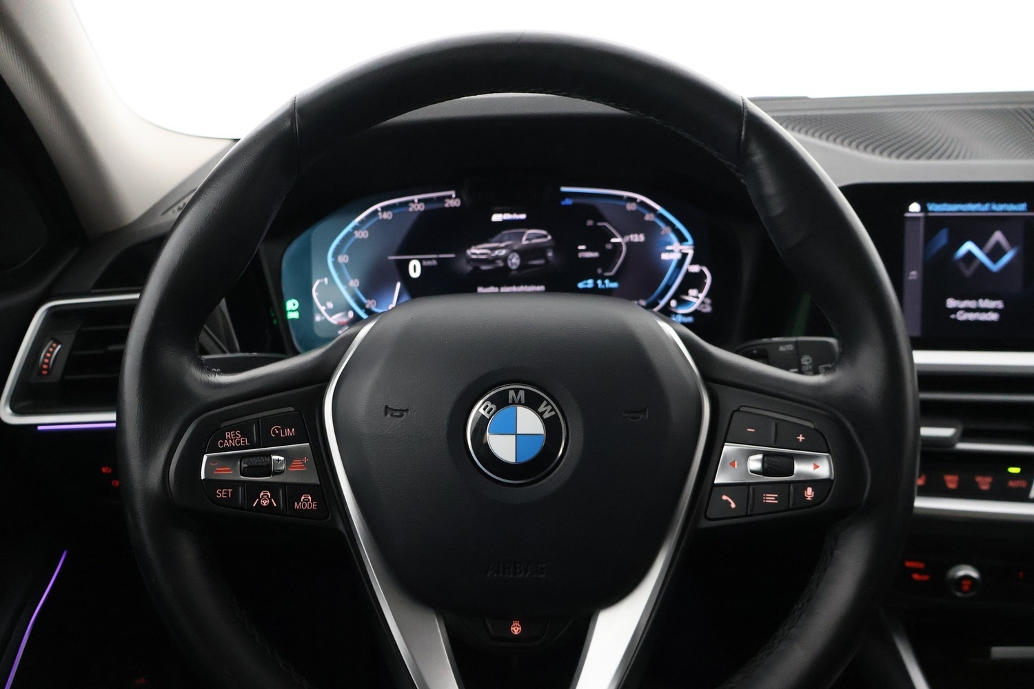 BMW 330 vaihtoauto