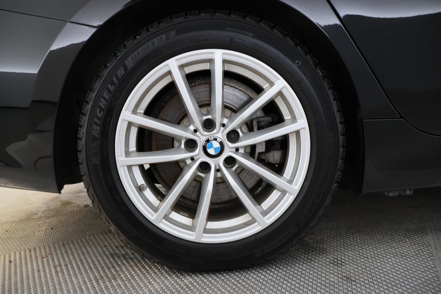 BMW 330 vaihtoauto