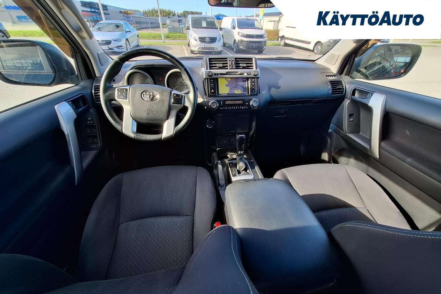 Toyota Land Cruiser vaihtoauto