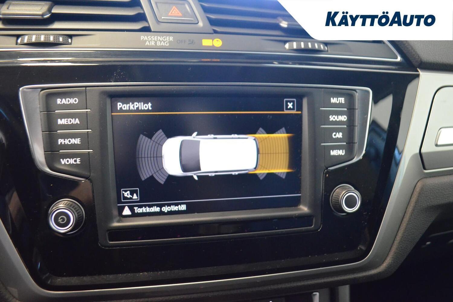 Volkswagen Touran vaihtoauto
