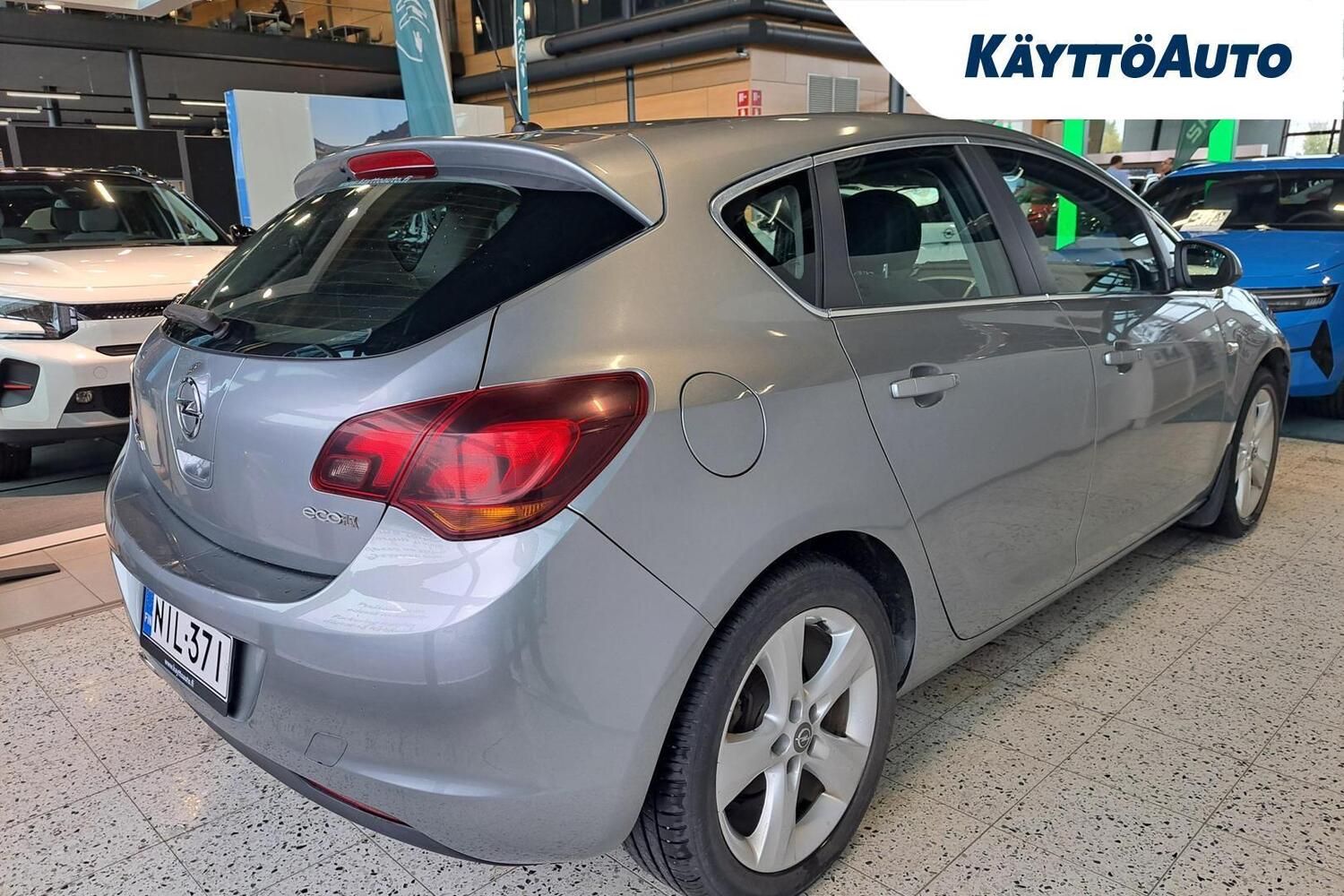 Opel Astra vaihtoauto