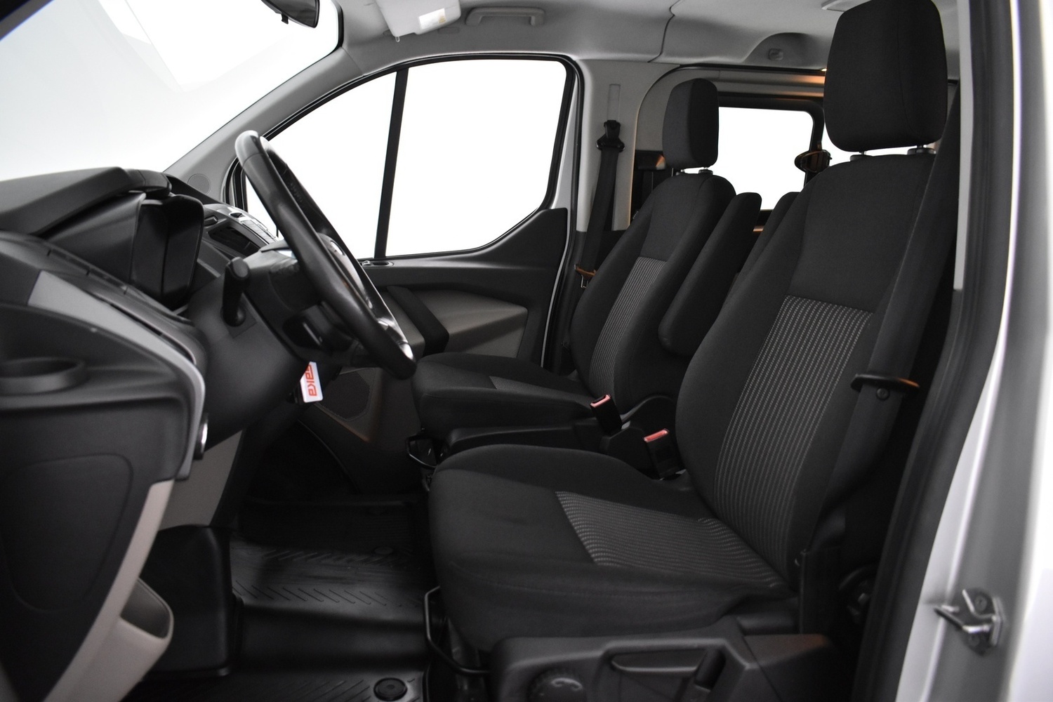 Ford Tourneo Custom vaihtoauto