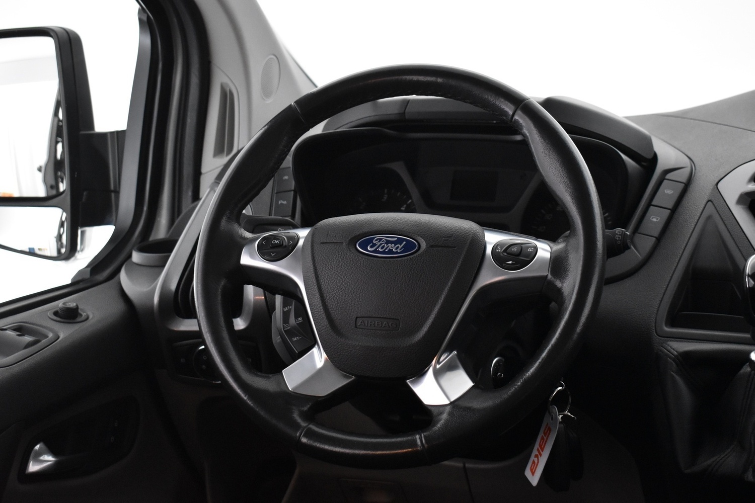 Ford Tourneo Custom vaihtoauto