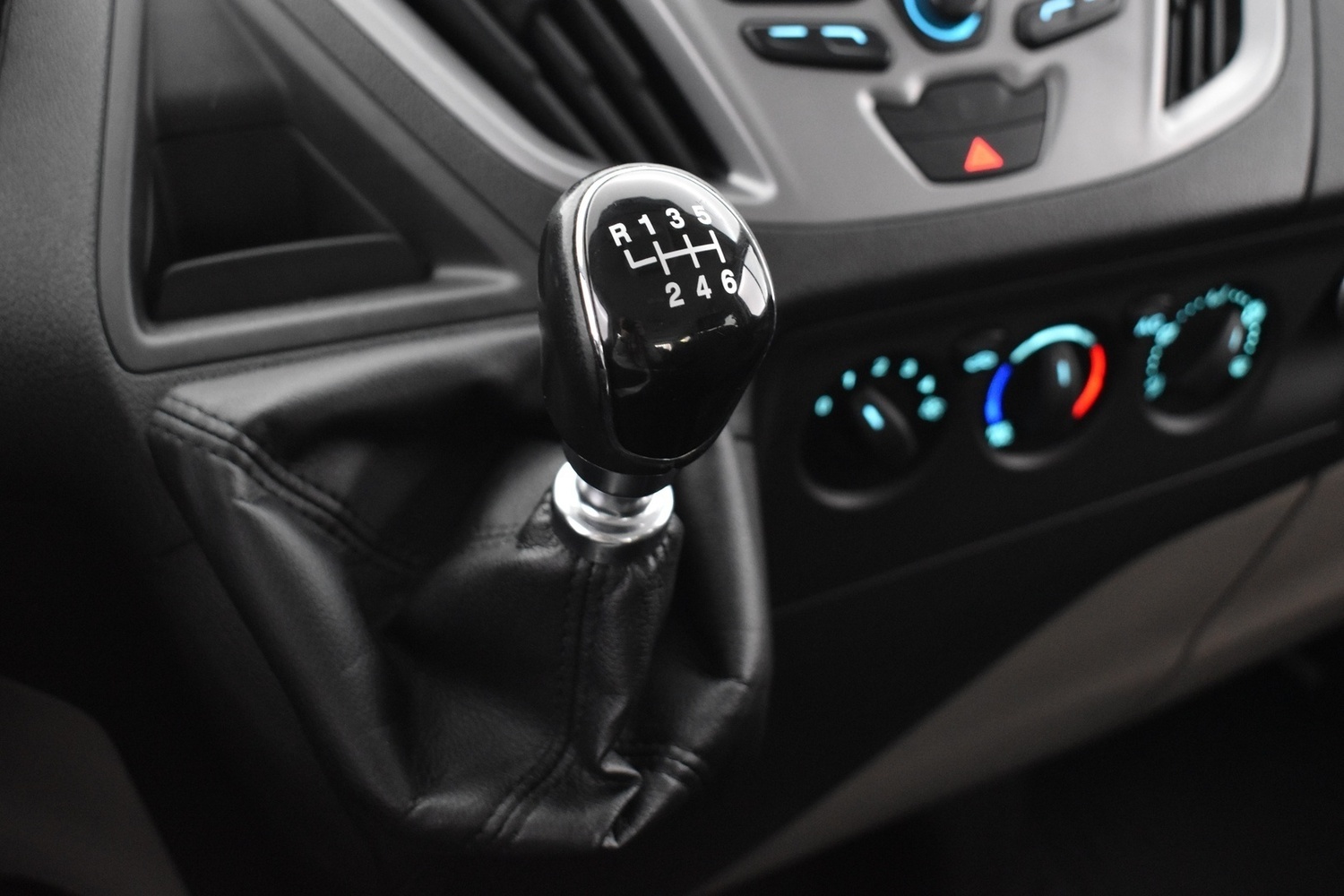 Ford Tourneo Custom vaihtoauto