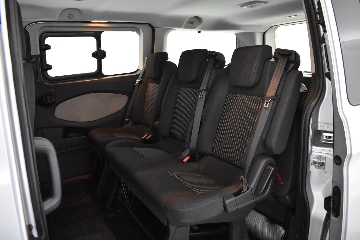 Ford Tourneo Custom vaihtoauto
