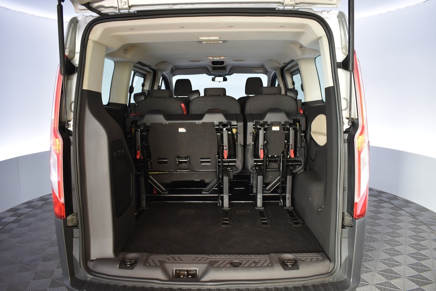 Ford Tourneo Custom vaihtoauto