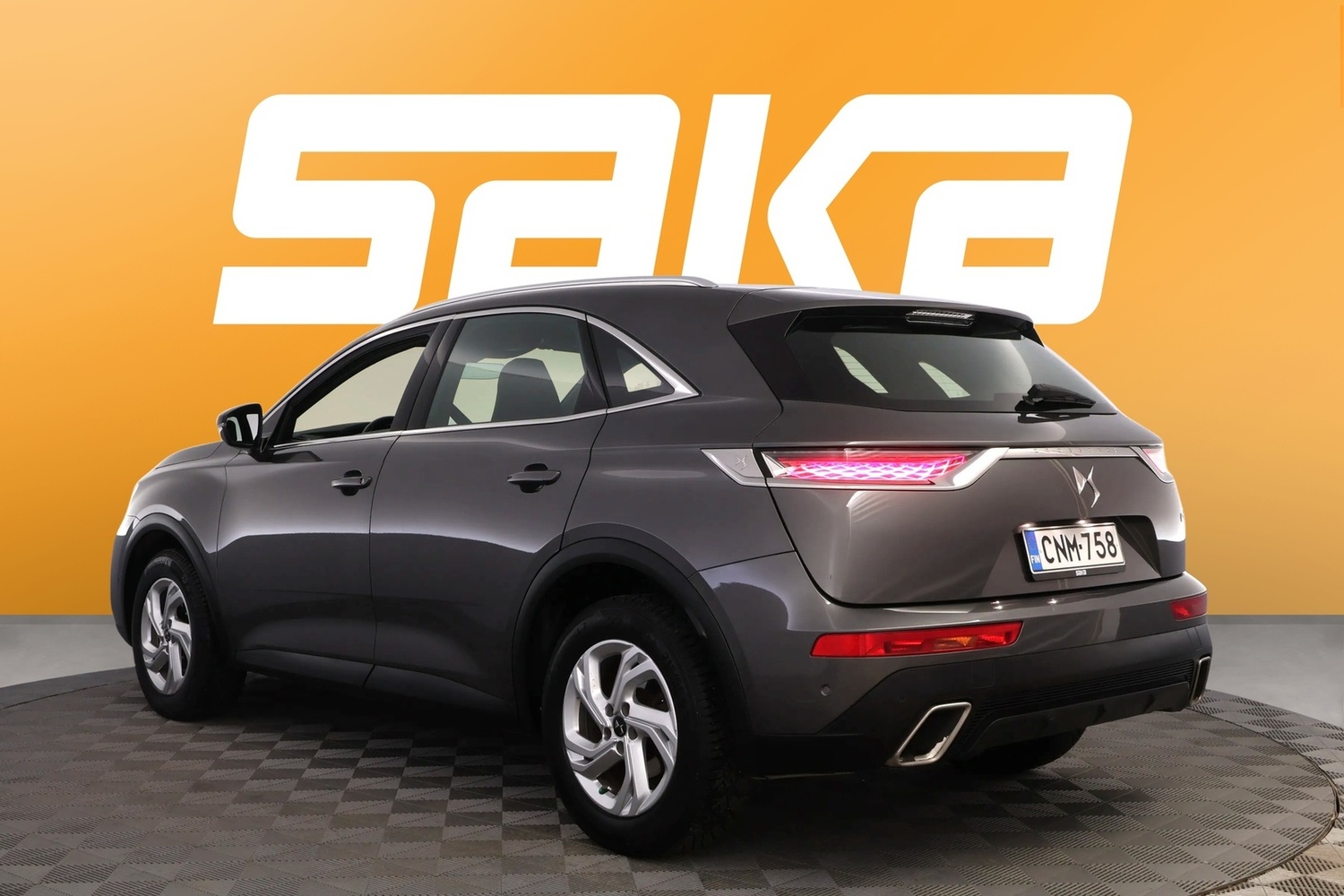 DS 7 vaihtoauto