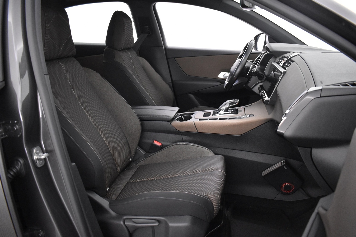 DS 7 vaihtoauto