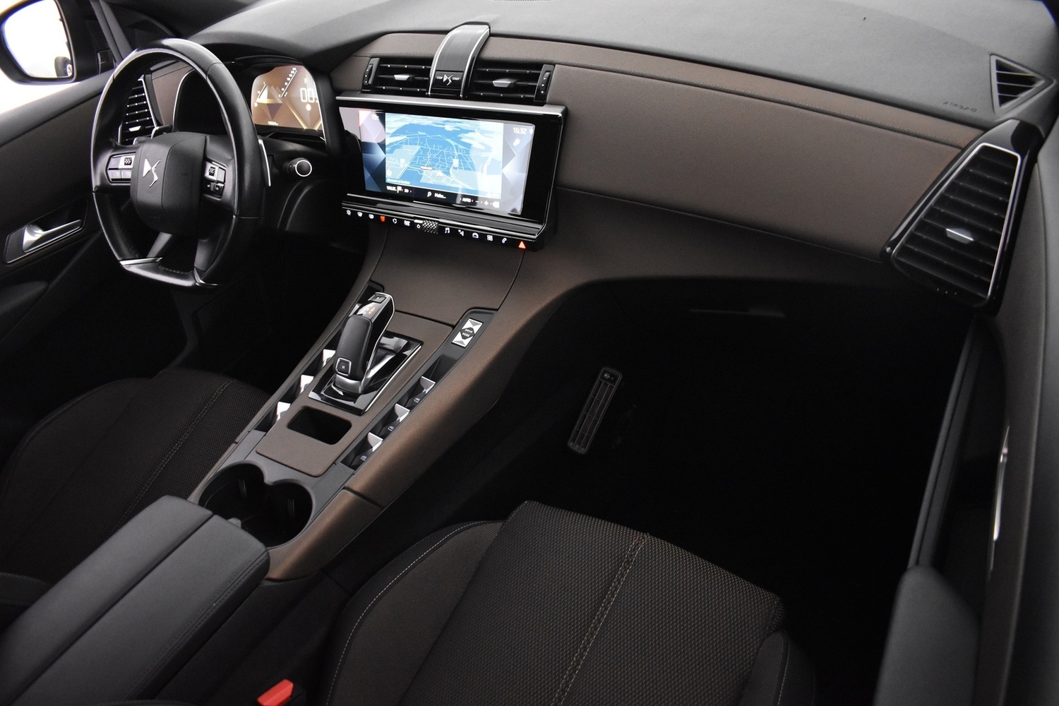 DS 7 vaihtoauto