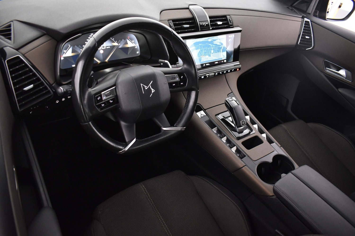 DS 7 vaihtoauto