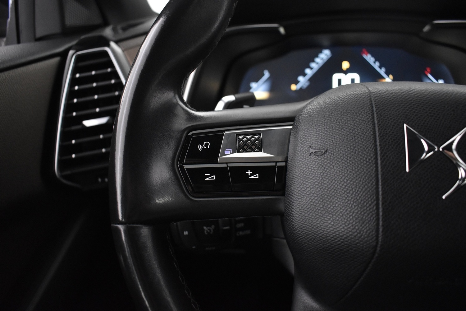 DS 7 vaihtoauto