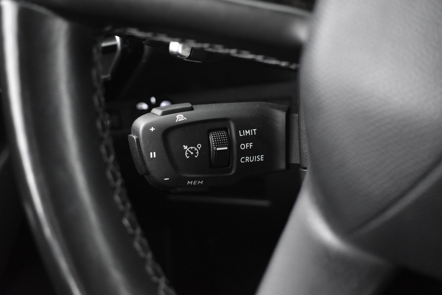 DS 7 vaihtoauto