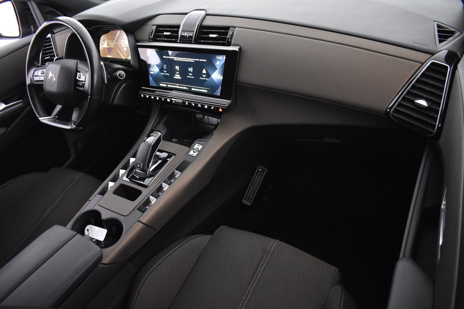 DS 7 vaihtoauto