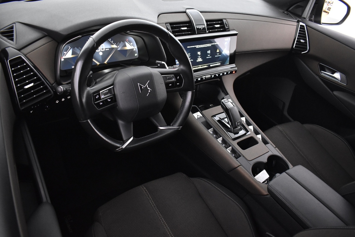 DS 7 vaihtoauto