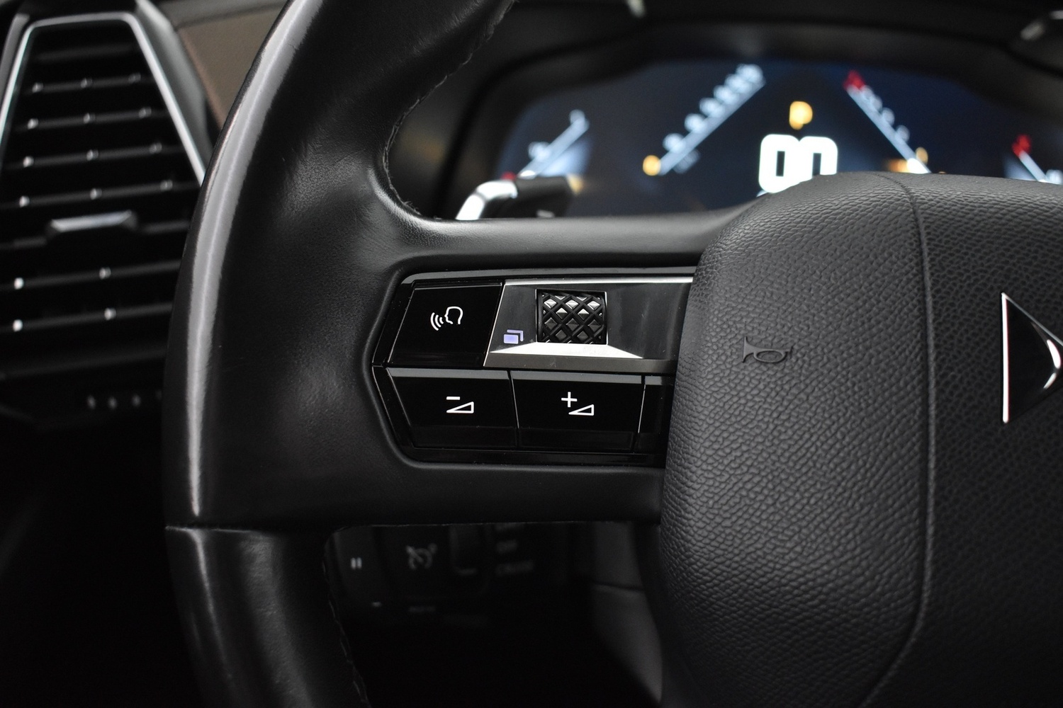 DS 7 vaihtoauto