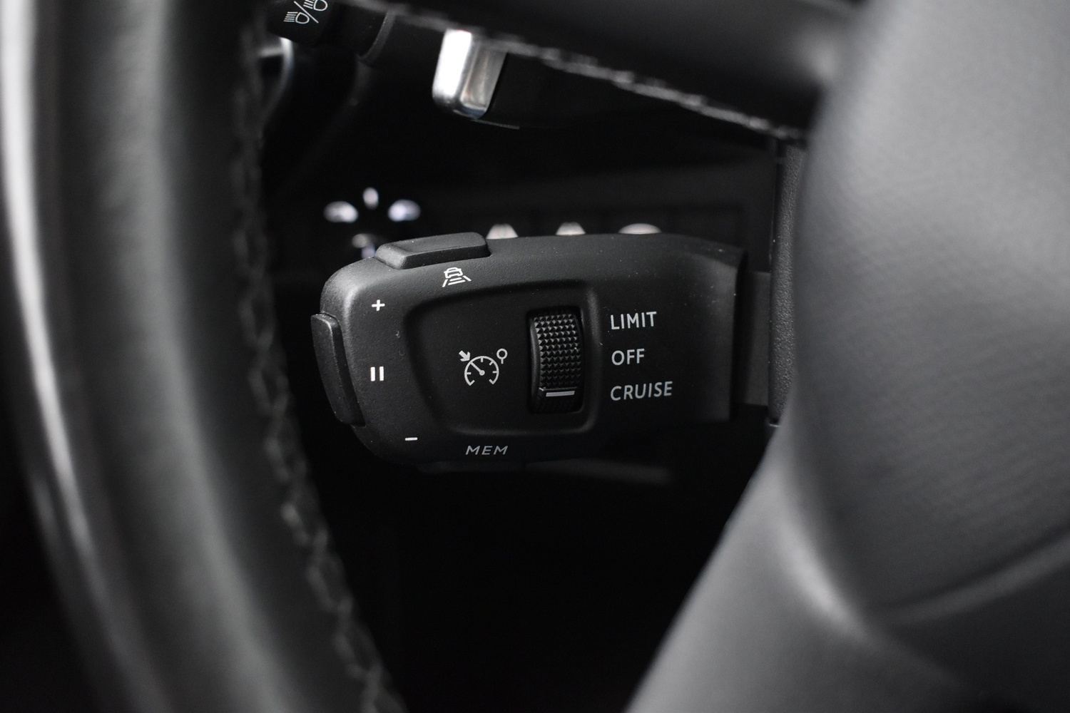 DS 7 vaihtoauto