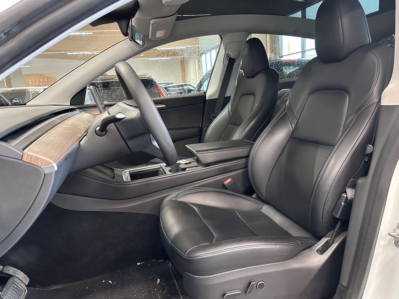Tesla Model Y vaihtoauto