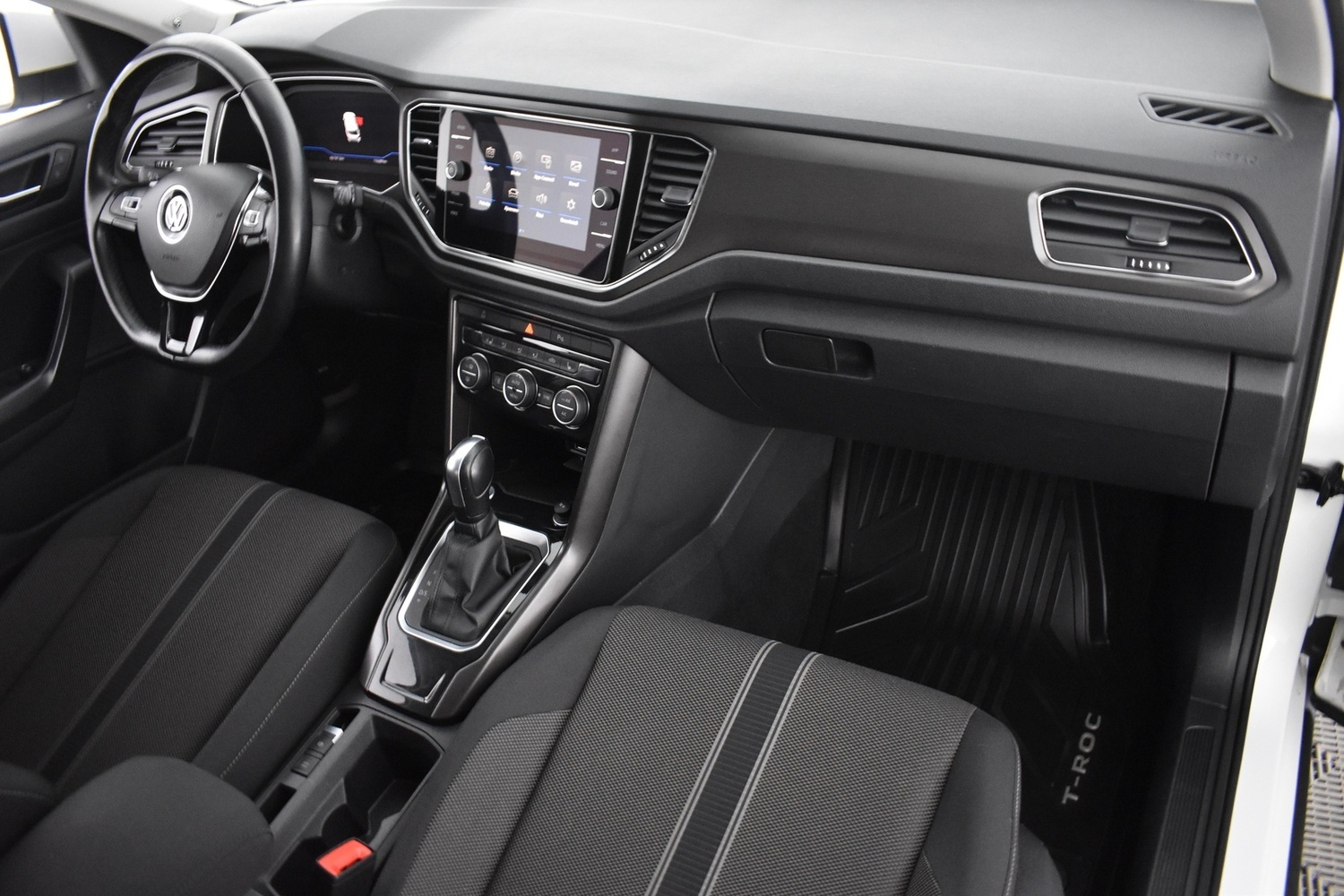 Volkswagen T-Roc vaihtoauto