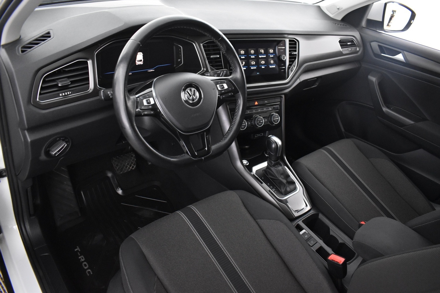 Volkswagen T-Roc vaihtoauto