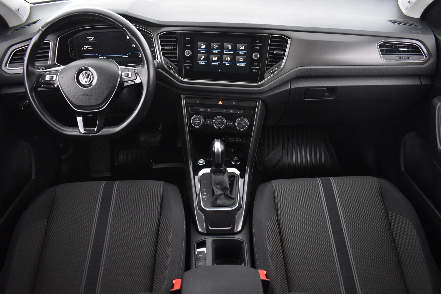 Volkswagen T-Roc vaihtoauto