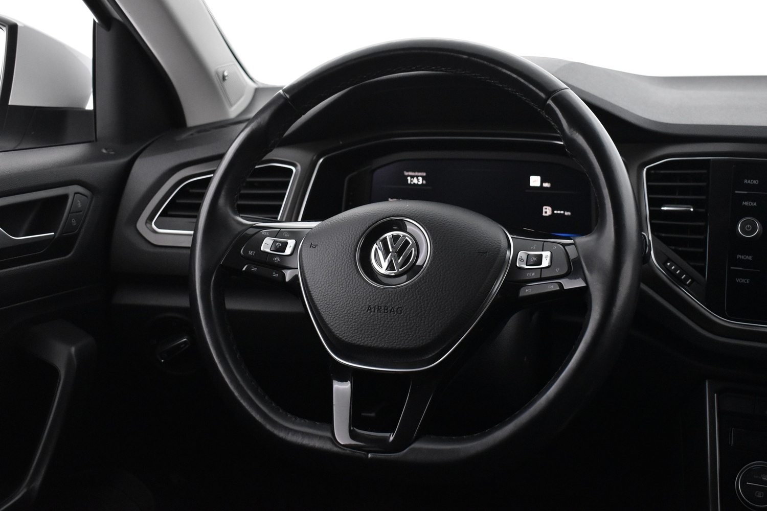 Volkswagen T-Roc vaihtoauto