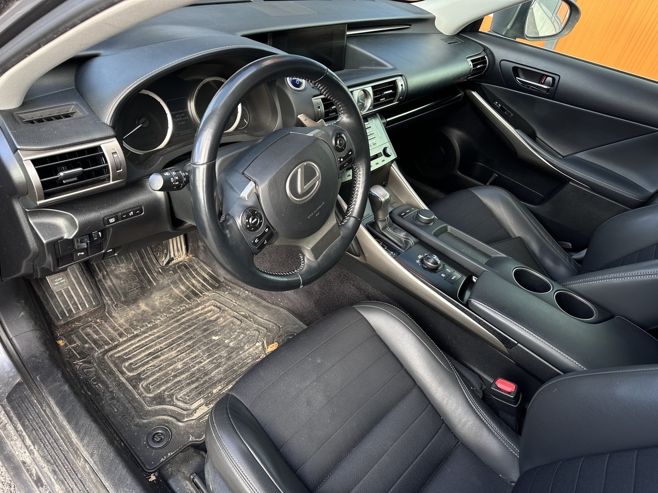 Lexus IS vaihtoauto