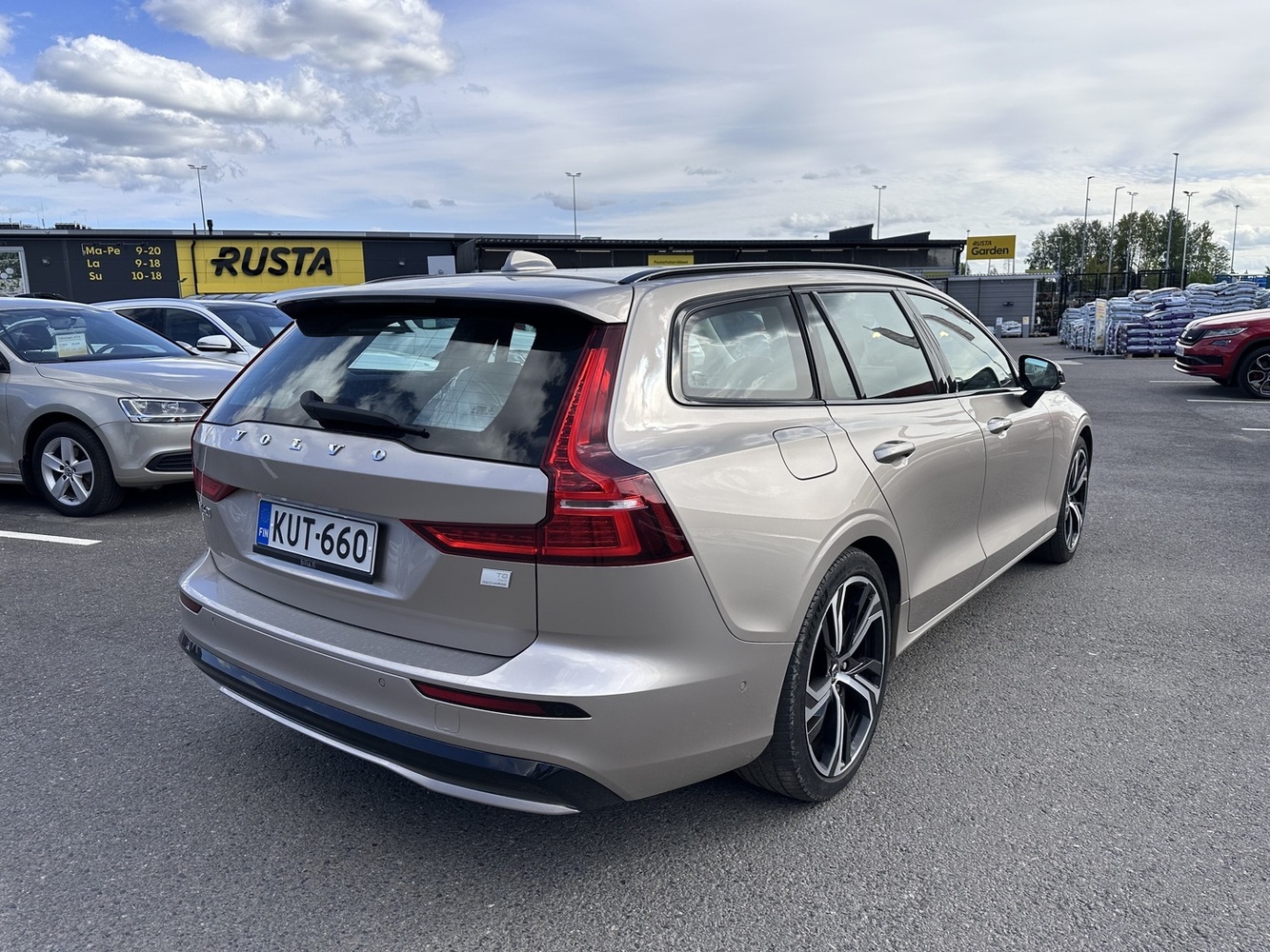 Volvo V60 vaihtoauto