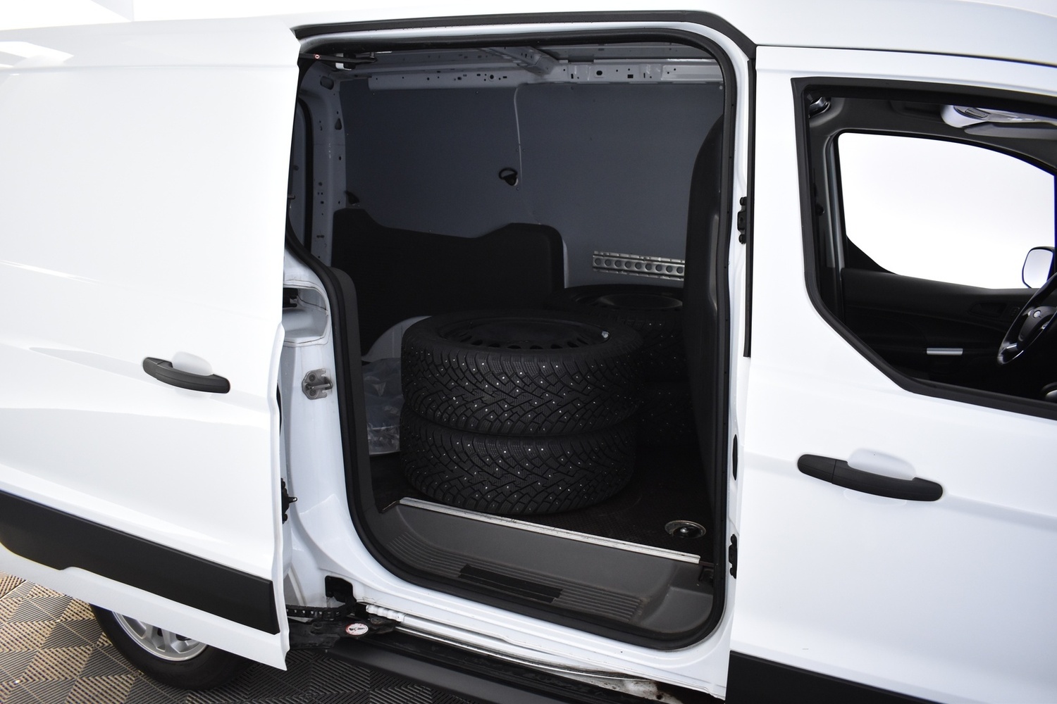 Ford Transit Connect vaihtoauto