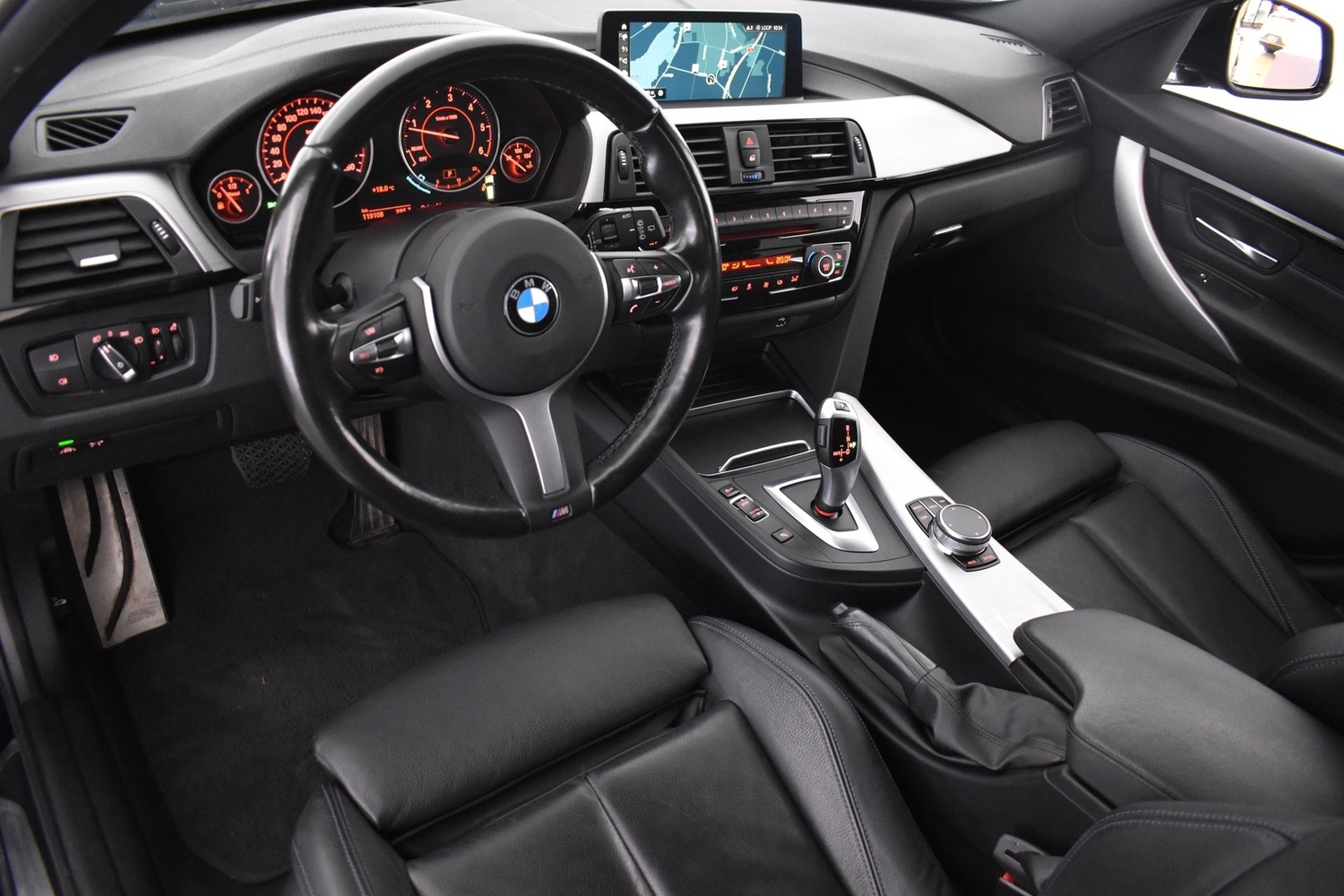 BMW 320 vaihtoauto