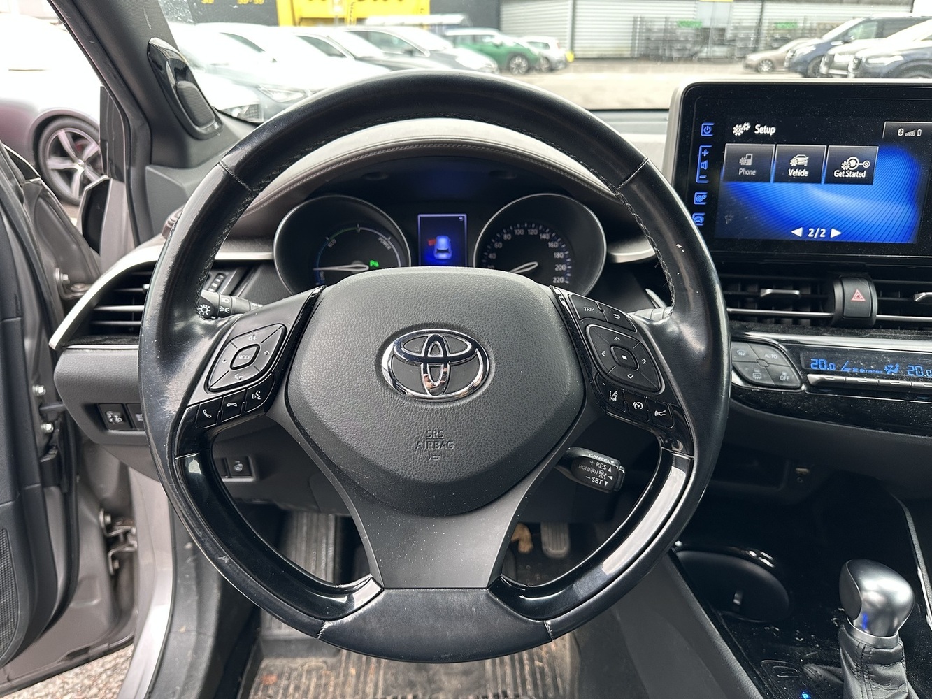 Toyota C-HR vaihtoauto