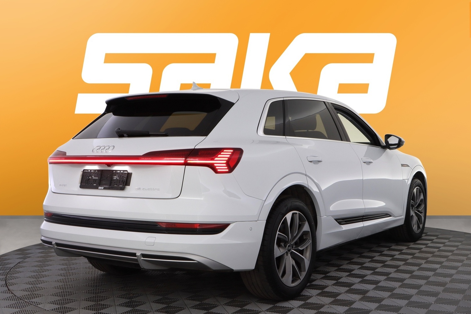 Audi e-tron vaihtoauto