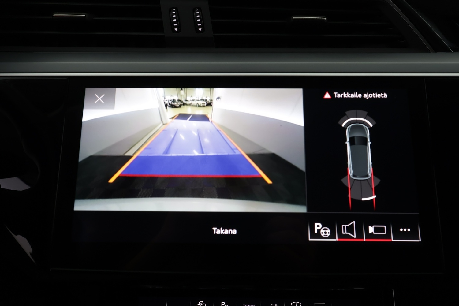 Audi e-tron vaihtoauto