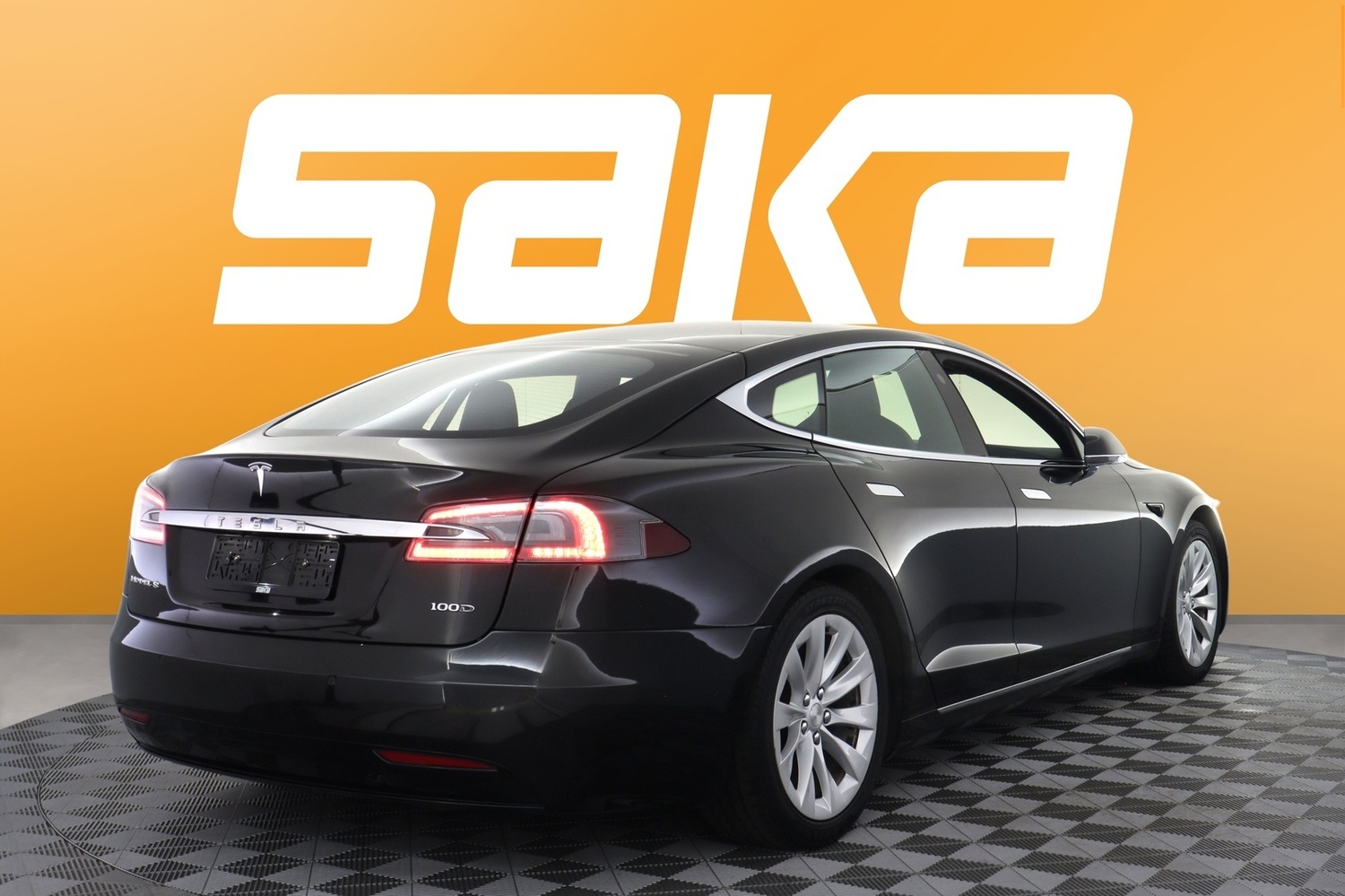 Tesla Model S vaihtoauto