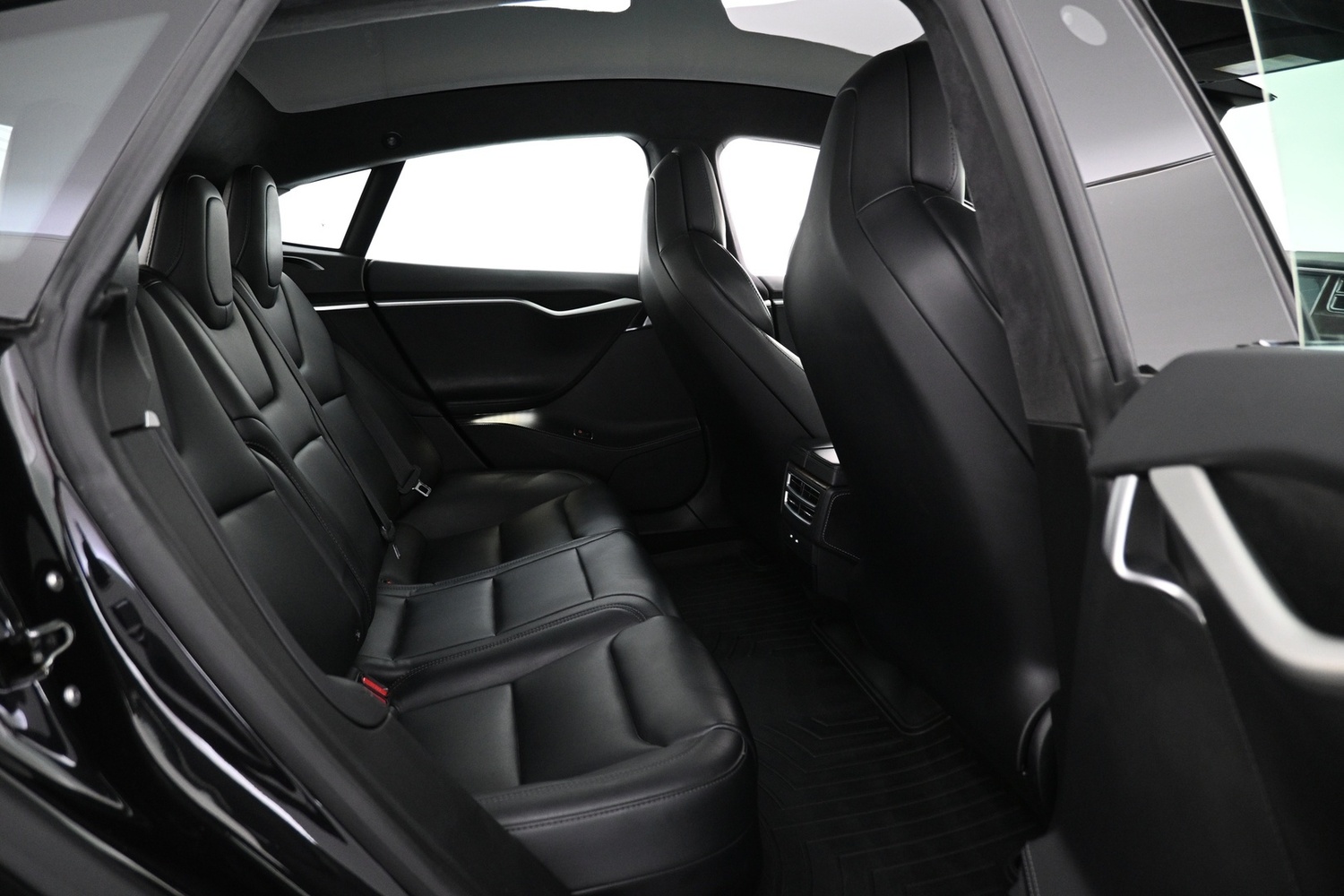 Tesla Model S vaihtoauto
