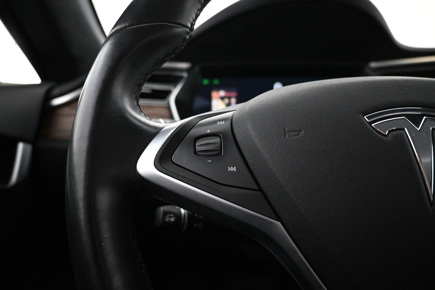 Tesla Model S vaihtoauto
