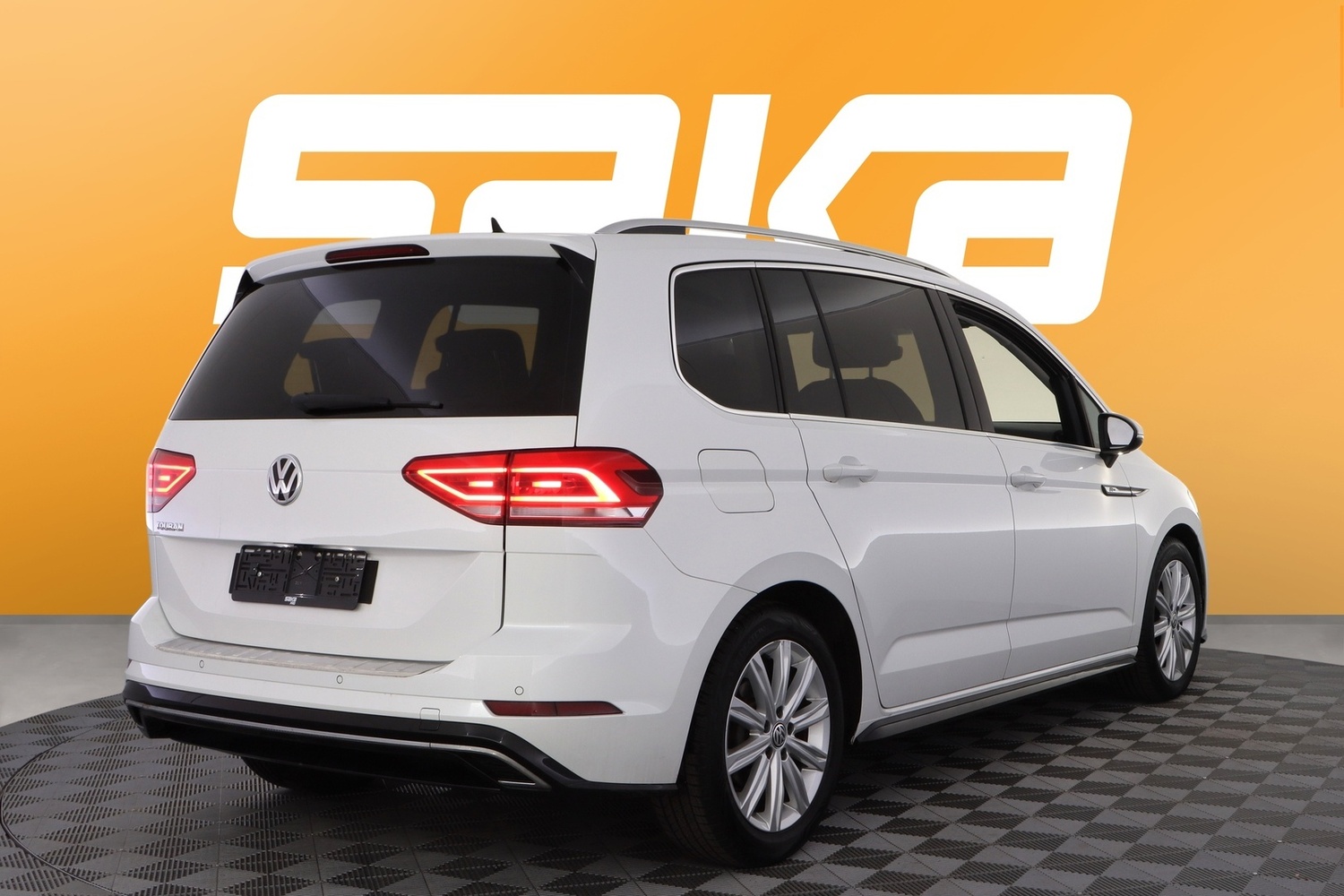 Volkswagen Touran vaihtoauto