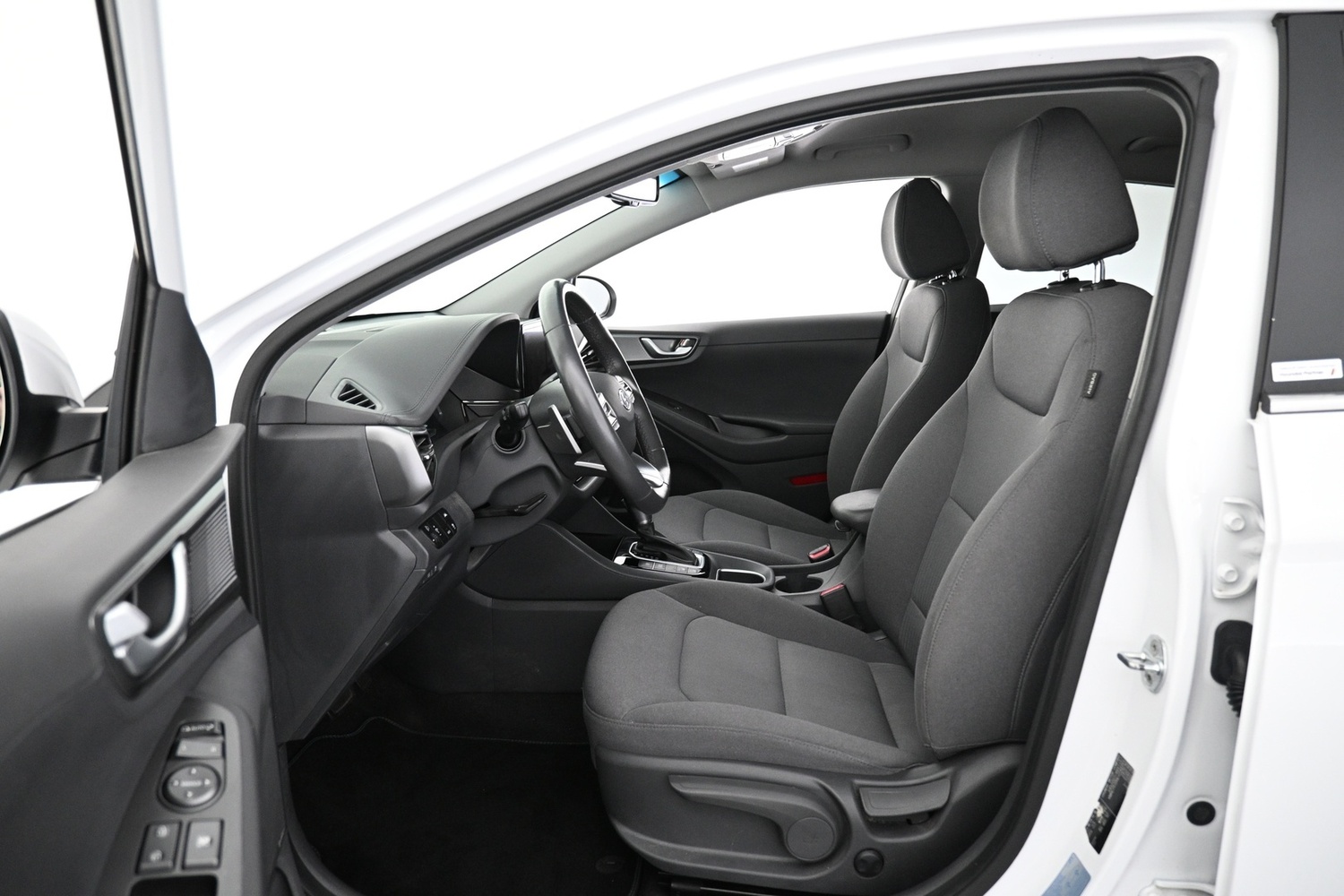 Hyundai IONIQ plug-in vaihtoauto