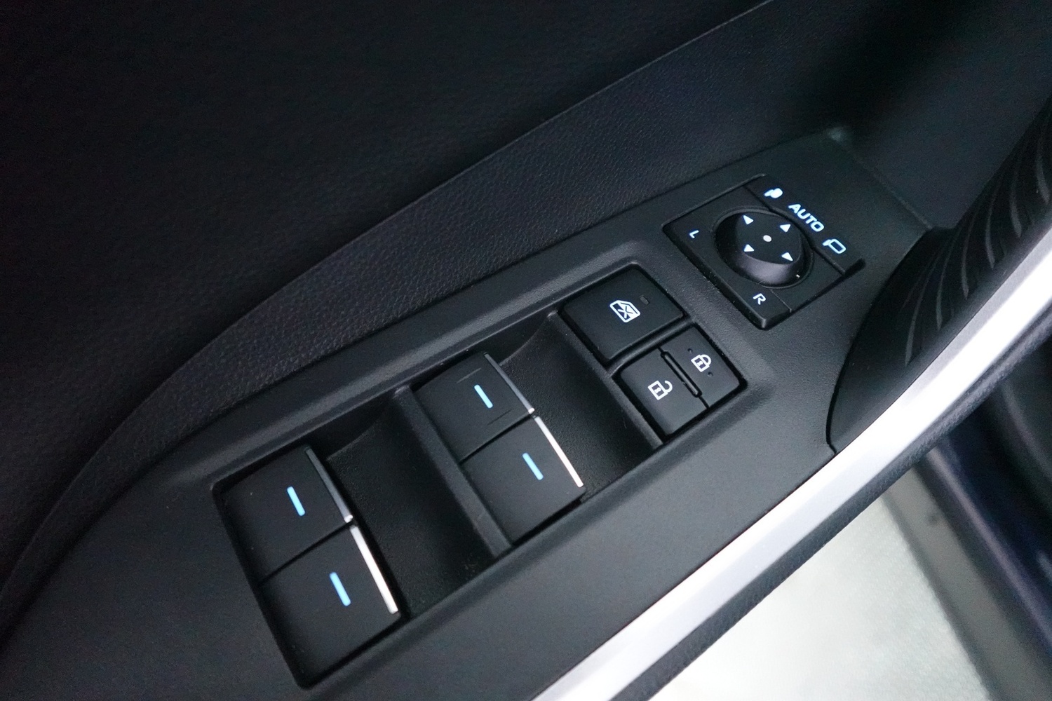 Suzuki Across vaihtoauto