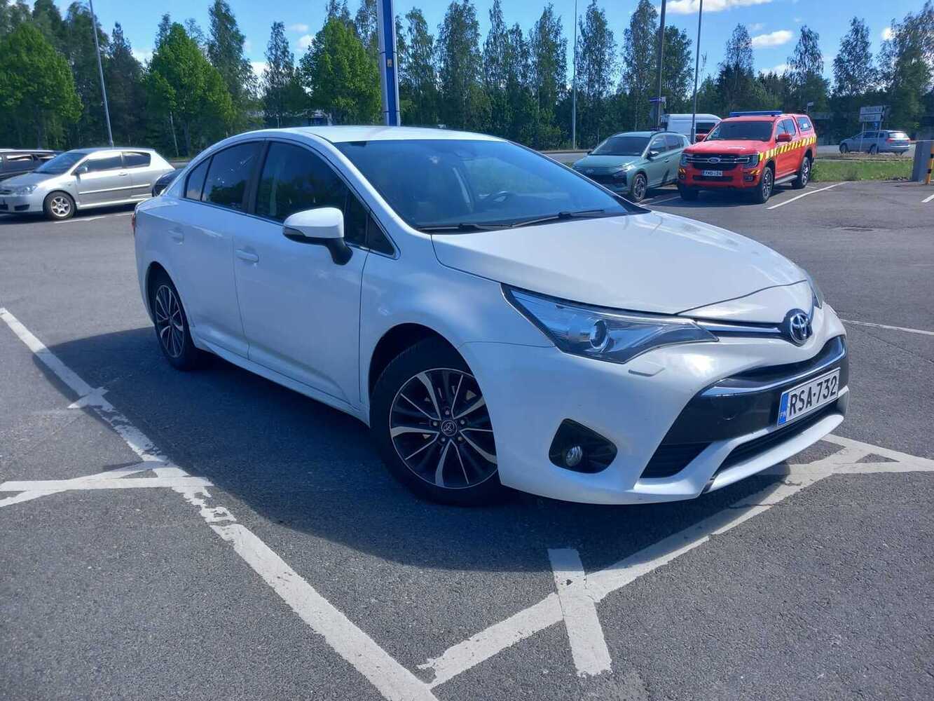 Toyota Avensis vaihtoauto