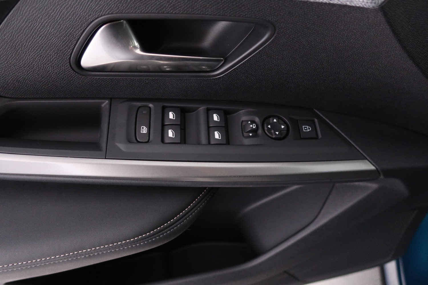 Peugeot E-3008 vaihtoauto
