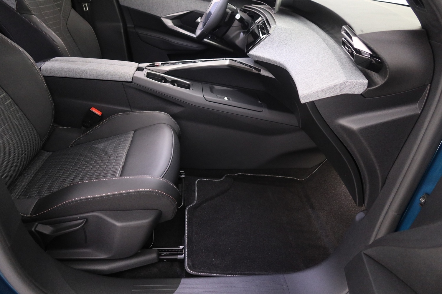 Peugeot E-3008 vaihtoauto