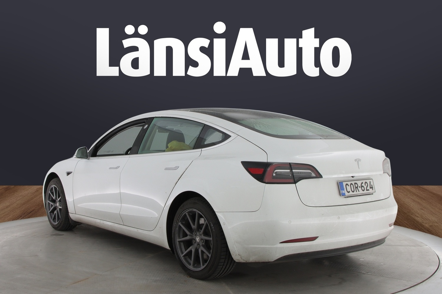 Tesla Model 3 vaihtoauto
