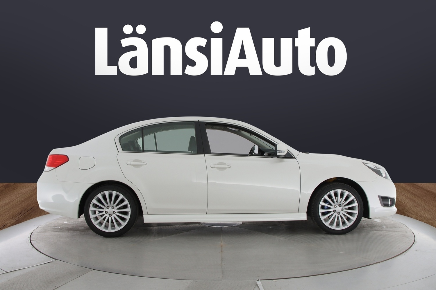 Subaru Legacy vaihtoauto