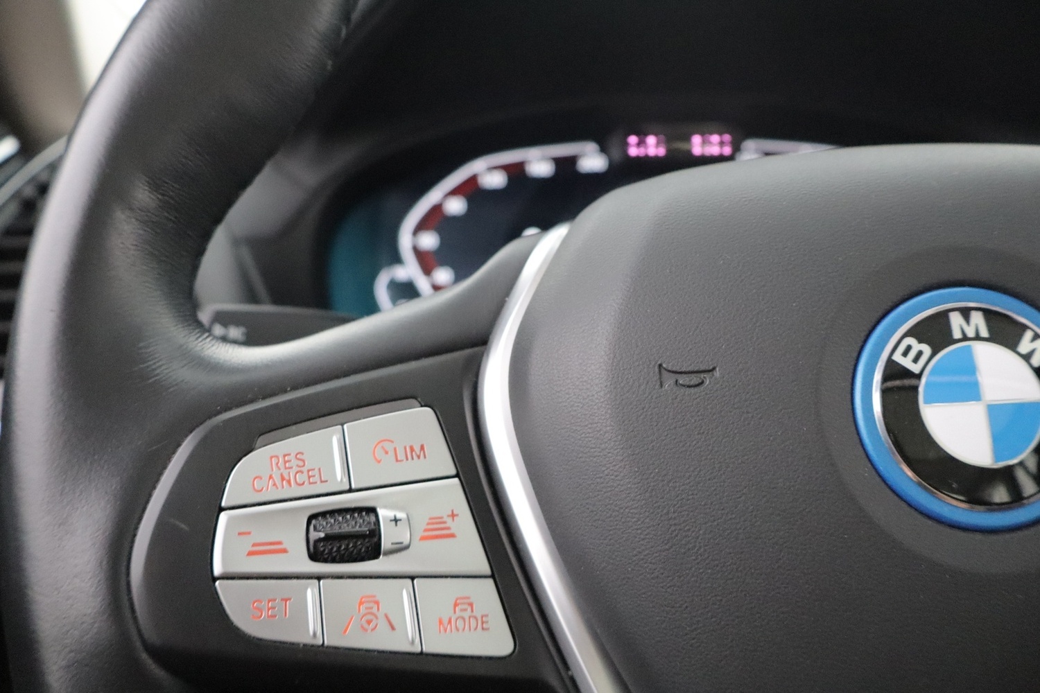 BMW iX3 vaihtoauto