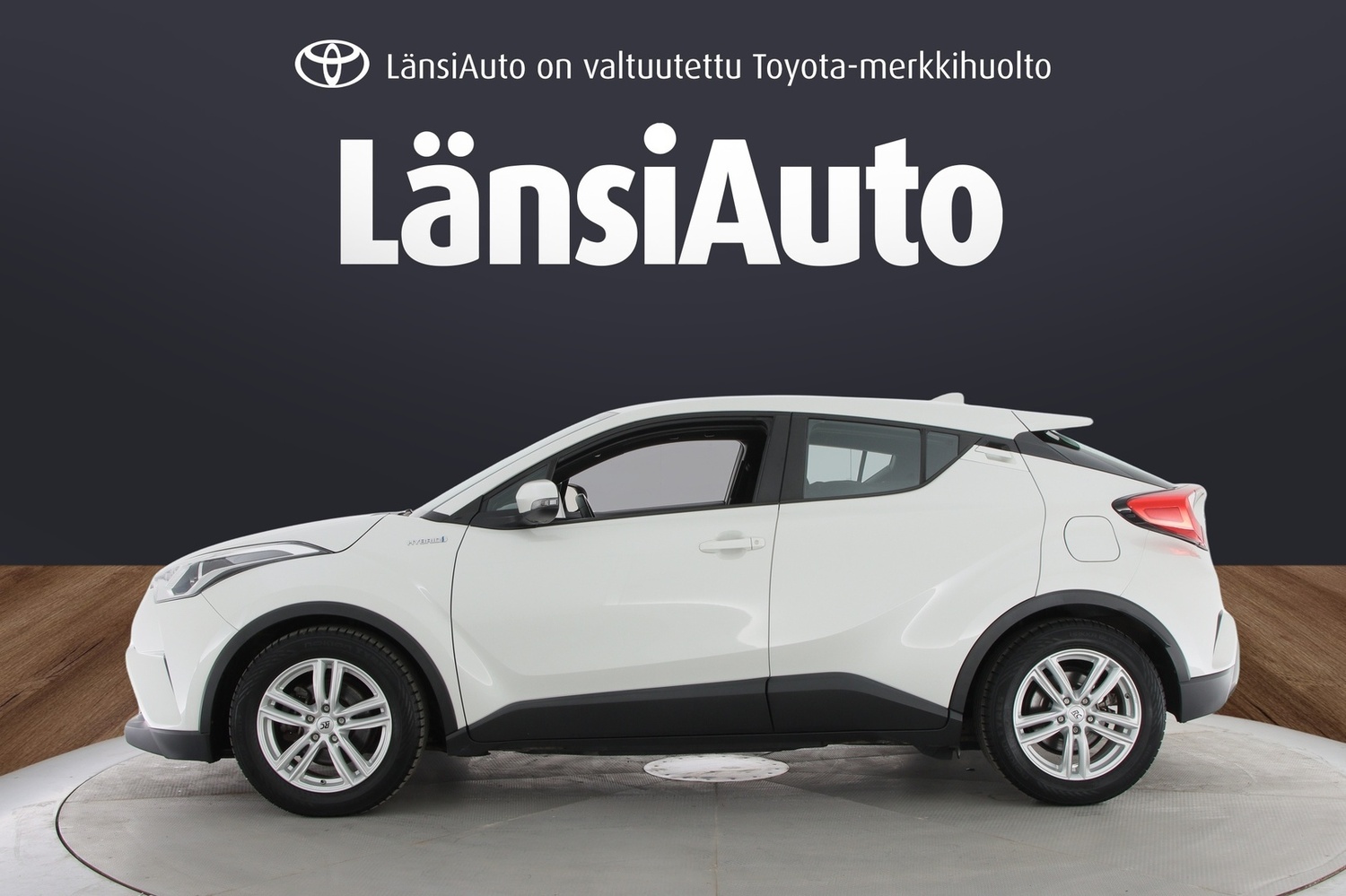 Toyota C-HR vaihtoauto