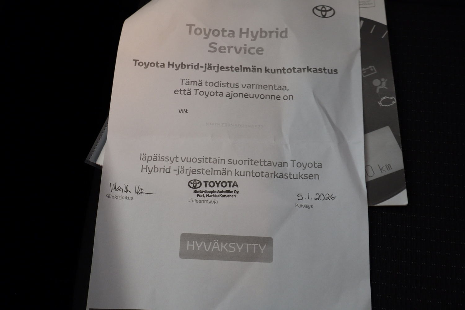 Toyota C-HR vaihtoauto