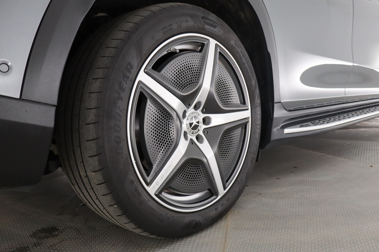 Mercedes-Benz EQE vaihtoauto