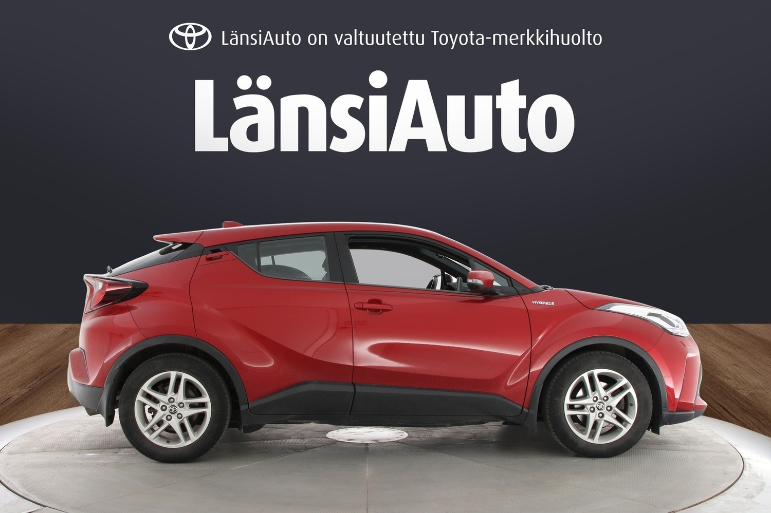 Toyota C-HR vaihtoauto