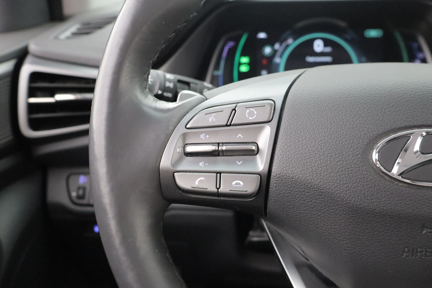 Hyundai IONIQ plug-in vaihtoauto
